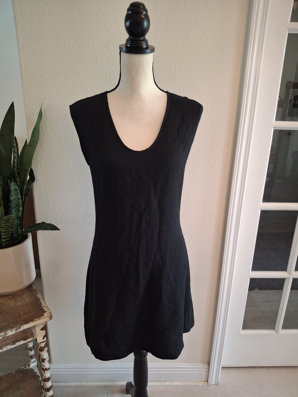 Vintage Calvin Klein Black Scoop Neck Sleeveless Knit Tank
